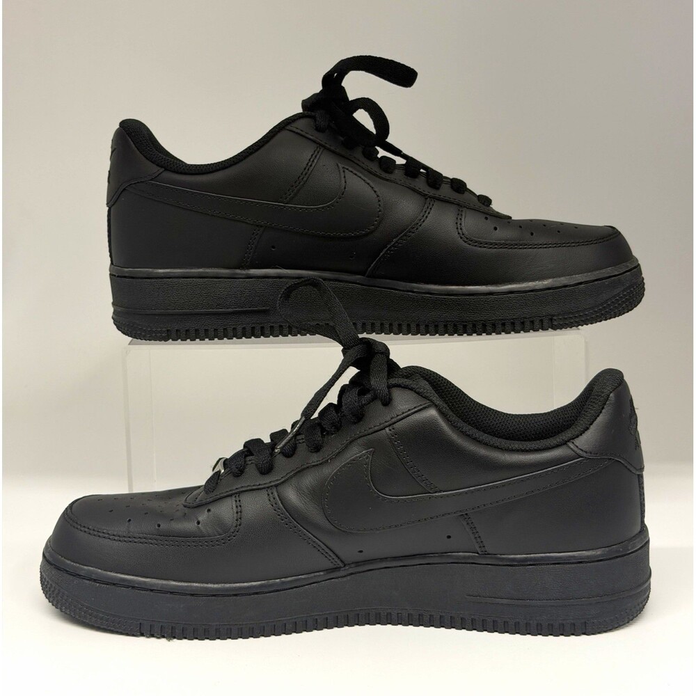Nike Air Force 1 ‘07 Triple Black Men’s 10.5 Leather Shoes CW2288-001 AF1